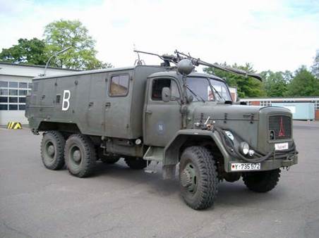 Ein Bild, das LKW, Himmel, drauen, Strae enthlt.

Automatisch generierte Beschreibung