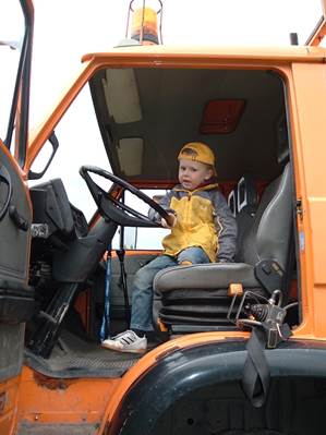 Ein Bild, das Transport, LKW, Auto, drauen enthlt.

Automatisch generierte Beschreibung