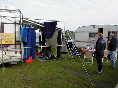 Ein Bild, das Gras, drauen, Himmel, Gruppe enthlt.

Automatisch generierte Beschreibung